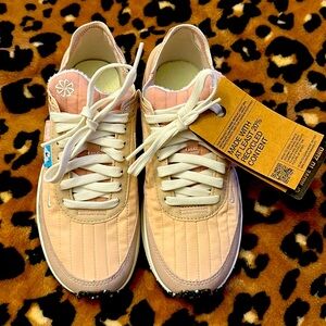 NIKE WAFFLE ONE NN Size-5 Big Kid AND/OR Women’s Nike Shoe PEARL WHITE/SAIL-SAIL